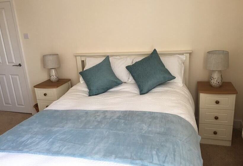 １階の１ベッドルームアパートメント, Town Centre Apartment Perfect Location With On Street Parking