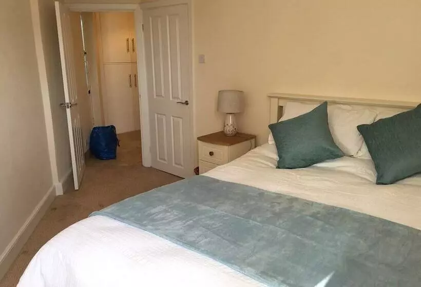 １階の１ベッドルームアパートメント, Town Centre Apartment Perfect Location With On Street Parking