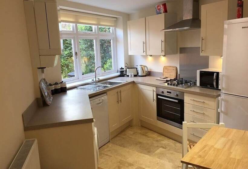 １階の１ベッドルームアパートメント, Town Centre Apartment Perfect Location With On Street Parking