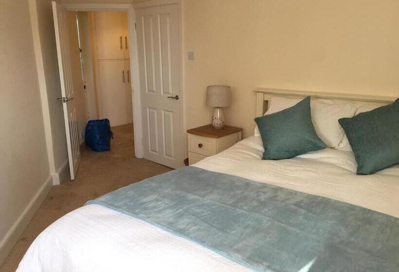 1베드룸 아파트 1층, Town Centre Apartment Perfect Location With On Street Parking