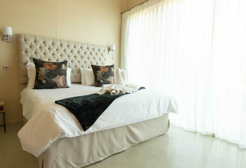 سوییت لوکس, Marianne Wine Estate