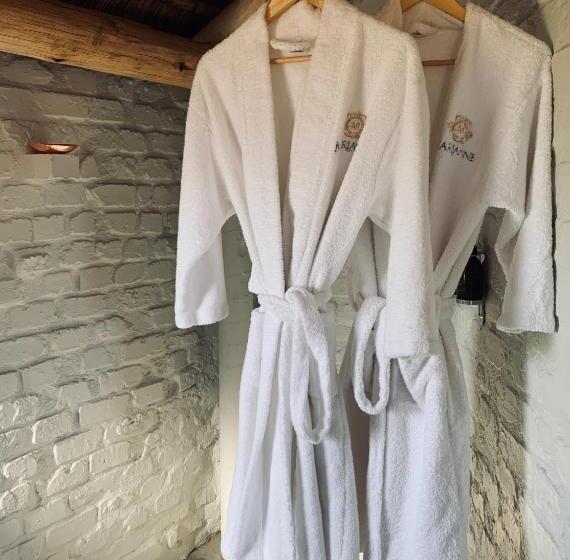 کلبه ییلاقی سوپریور یک خوابه, Marianne Wine Estate