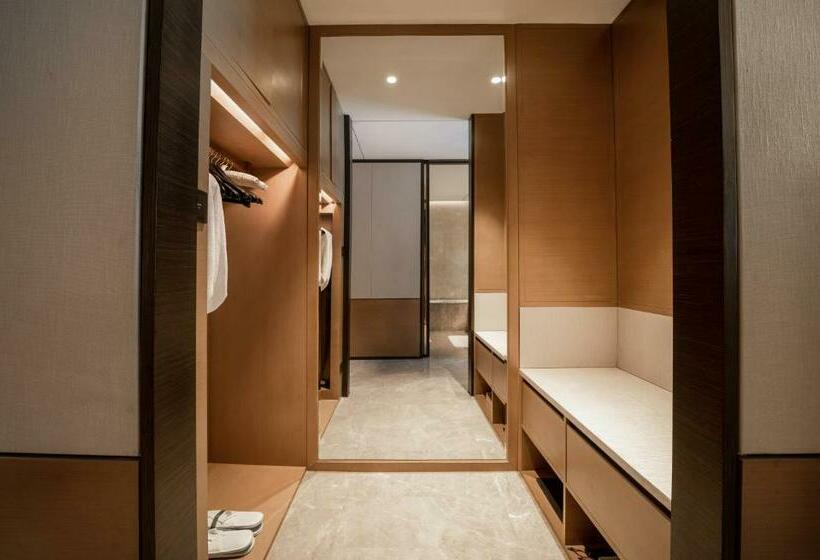Номер Deluxe Вид на Город, Meixi Lake Hotel, A Luxury Collection Hotel, Changsha