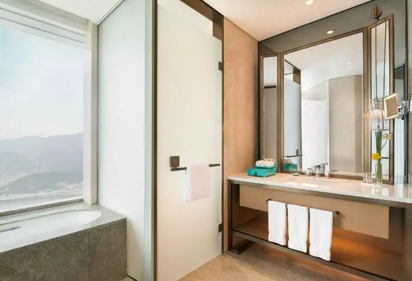 キングサイズベッド、シティビューデラックスルーム, Meixi Lake Hotel, A Luxury Collection Hotel, Changsha