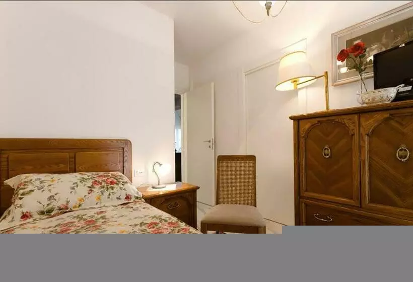 اتاق استاندارد, Bed And Breakfast Grace