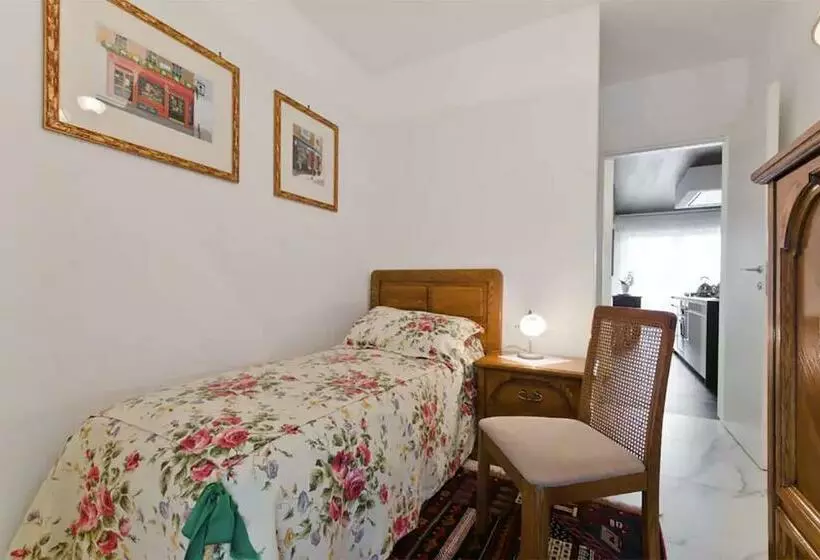 اتاق لوکس یک تخته, Bed And Breakfast Grace