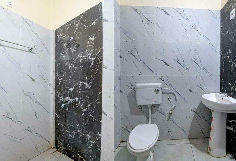 חדר קלאסי לשלושה, Swiss Stay