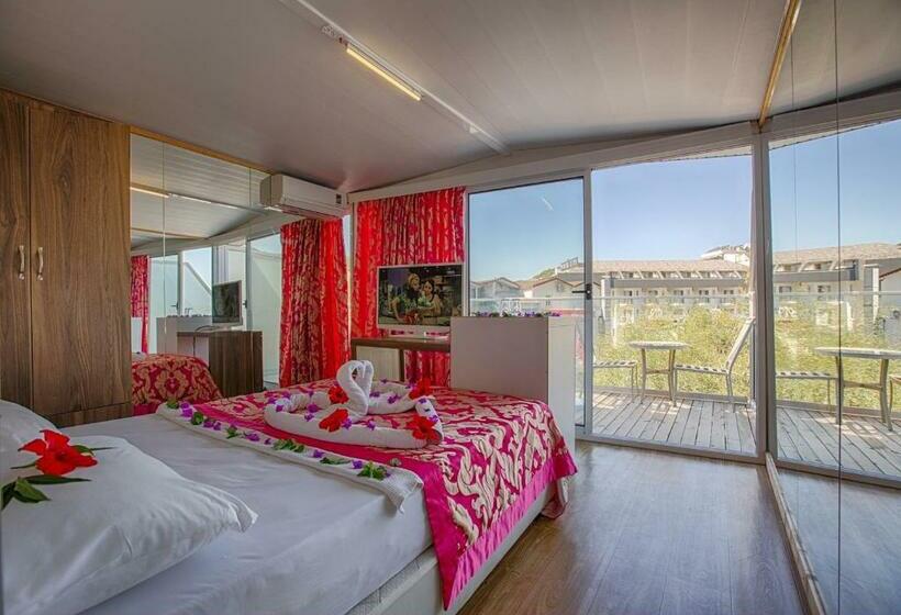 Президентский Люкс, Club Hotel Anjeliq