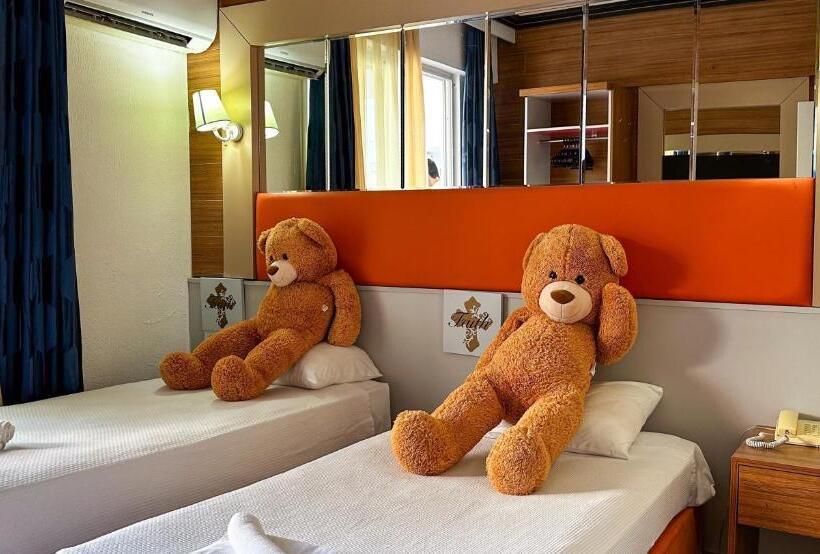 Номер Стандарт Трехместный, Club Hotel Anjeliq