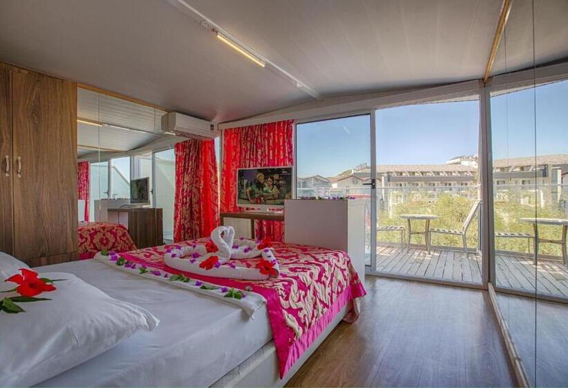 Президентский Люкс, Club Hotel Anjeliq