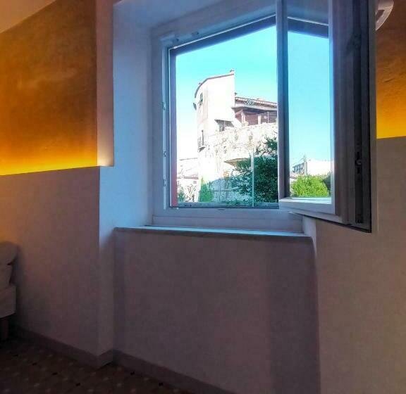 اتاق ساده سه نفره, Affittacamere Sobborgospina47