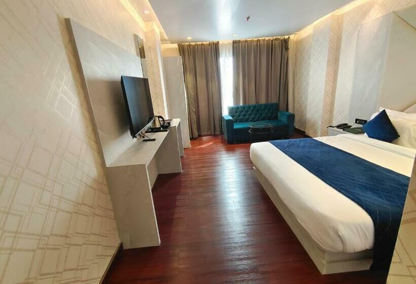 스탠다드 발코니 룸, The Emerald Hotel & Siya Milan Banquets