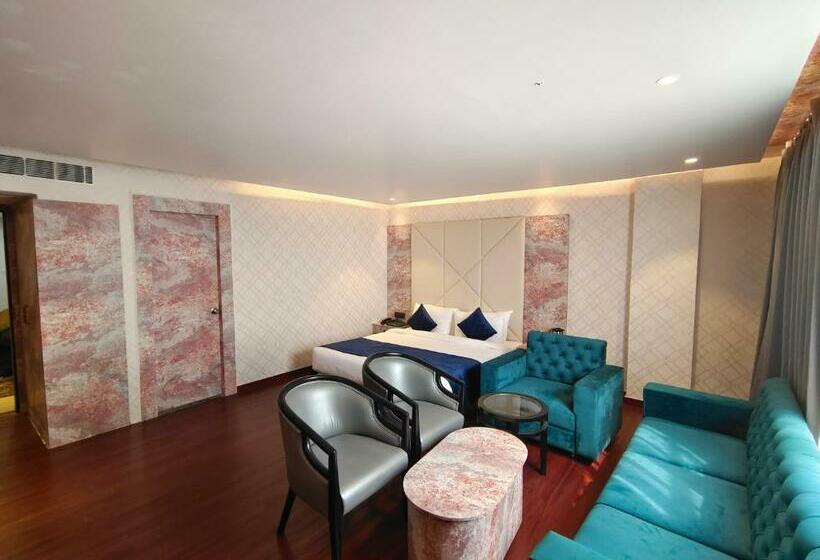 스탠다드 룸 킹사이즈 침대, The Emerald Hotel & Siya Milan Banquets