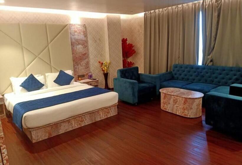 스탠다드 룸 킹사이즈 침대, The Emerald Hotel & Siya Milan Banquets