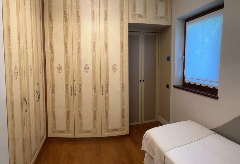 اتاق استاندارد سه تخته با چشم‌انداز, Airport Bea Rooms