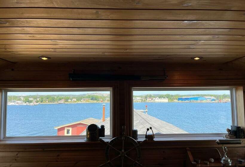 Номер Стандарт, Seaescape Wharf