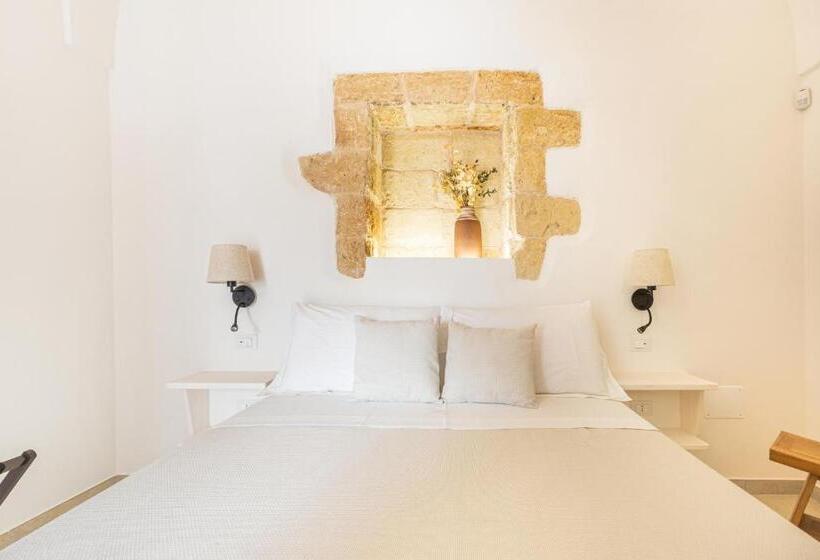 חדר בסיסי לשלושה, Dimora Ferente