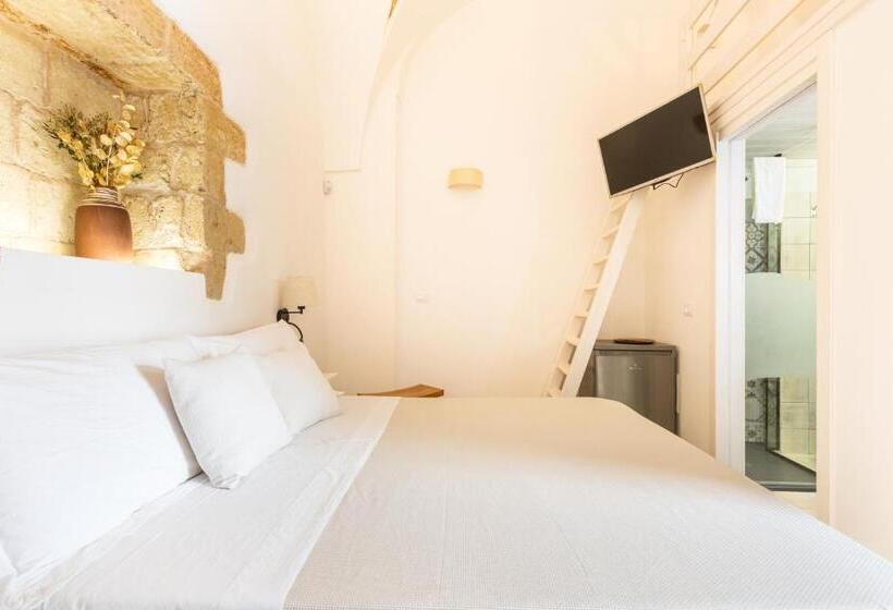 חדר בסיסי לשלושה, Dimora Ferente