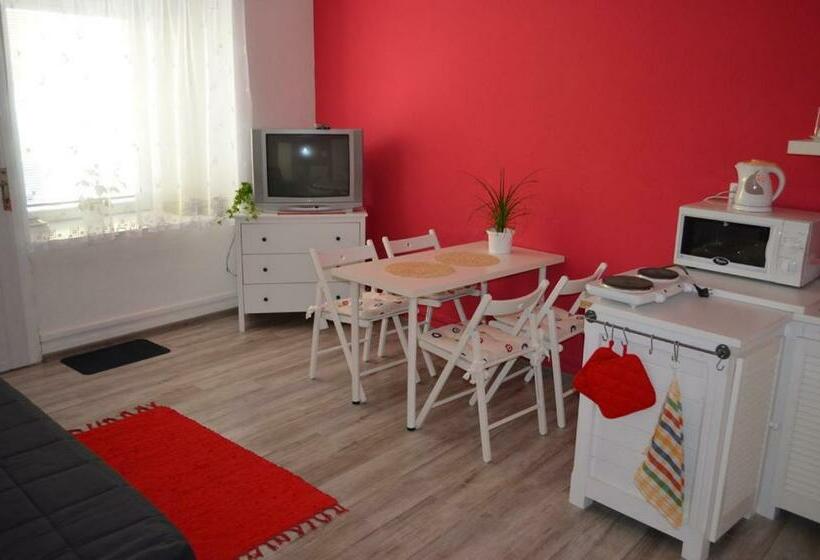 Quarto Familiar, Penzion Pod Platanem