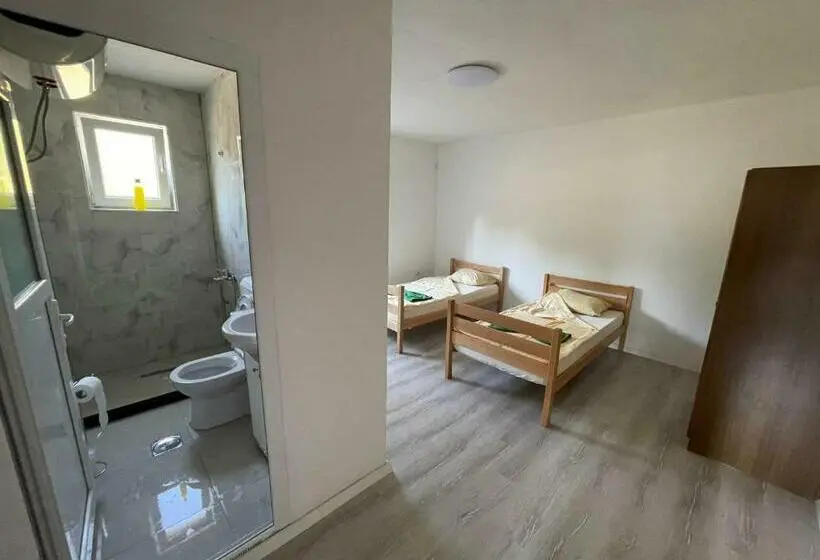 اتاق استاندارد, Rock Hostel