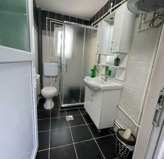 اتاق استاندارد با چشم‌انداز شهر, Rock Hostel