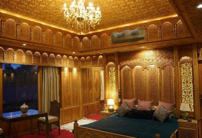 Quarto Estandar Vista Lago, Harmukh Houseboat By Stay Pattern