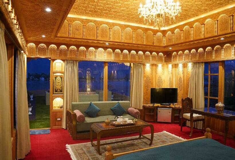 Quarto Estandar Vista Lago, Harmukh Houseboat By Stay Pattern