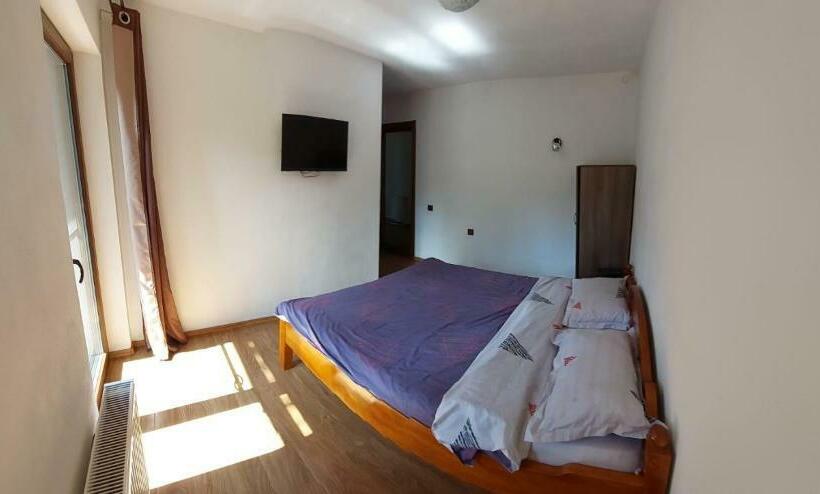 חדר דלוקס, Cabana Stan