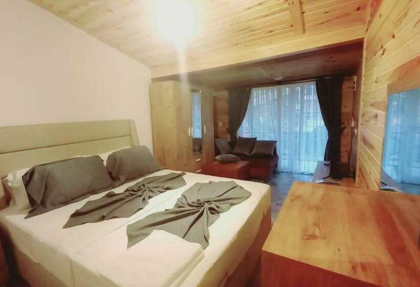 اتاق استاندارد با چشم‌انداز باغ, Zeyos Lodge Hotel&restaurant