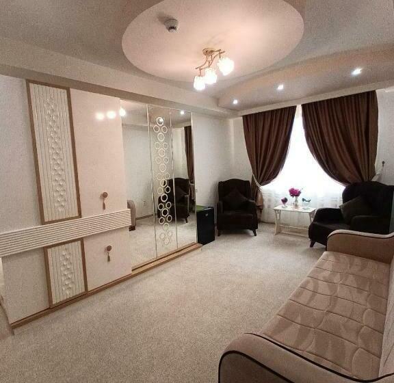 스탠다드 스튜디오, Virginia Gardens