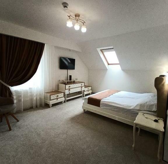 스탠다드 스튜디오, Virginia Gardens