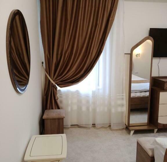 스탠다드 룸 킹사이즈 침대, Virginia Gardens