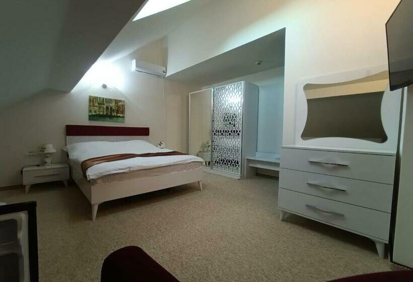 디럭스 룸, Virginia Gardens