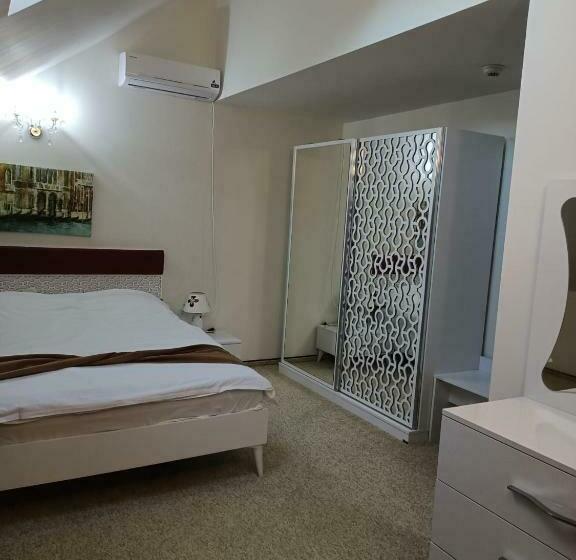 디럭스 룸, Virginia Gardens