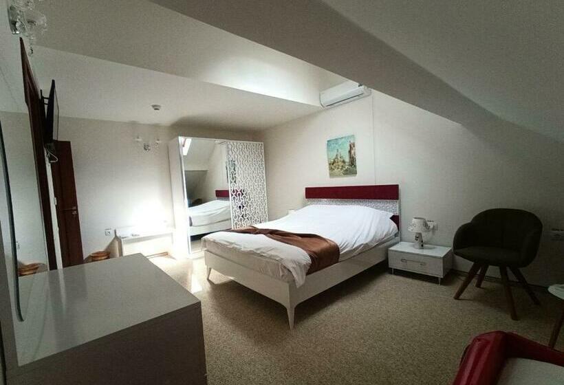 디럭스 룸, Virginia Gardens