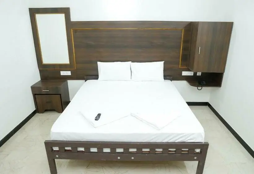 デラックスルーム, Fabhotel Aranmanai   Nr Brookefields