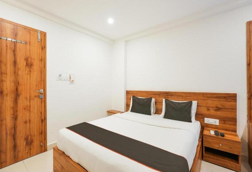 Номер Стандарт, Collection O M&m Hospitality Kiap Airport Back Gate