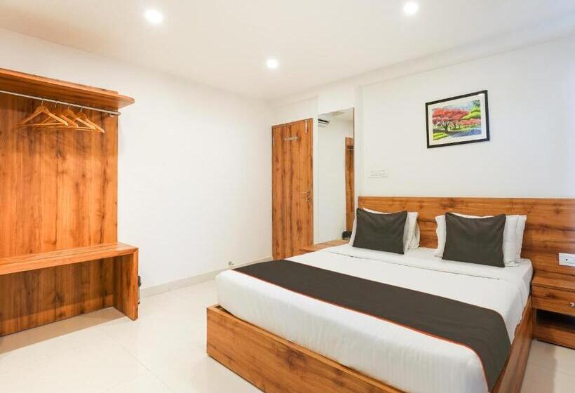 Номер Стандарт, Collection O M&m Hospitality Kiap Airport Back Gate