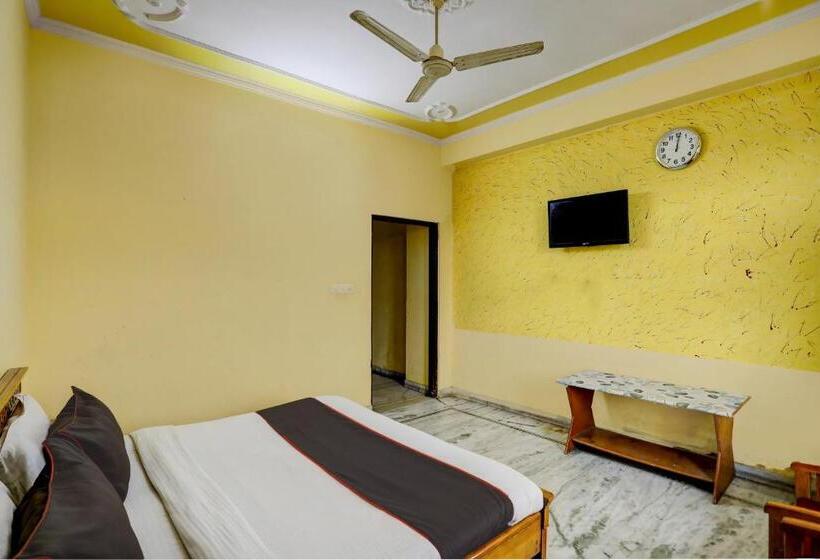 غرفة كلاسيكية ثلاثية, Collection O Hotel King Bird And Restaurants