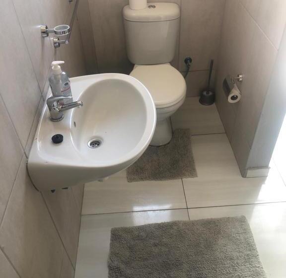 اتاق استاندارد, The Nest Overnight And Accommodation Usakos