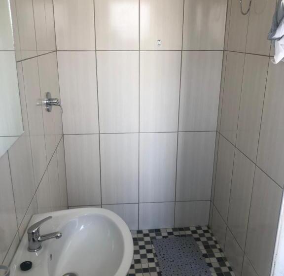 اتاق لوکس, The Nest Overnight And Accommodation Usakos