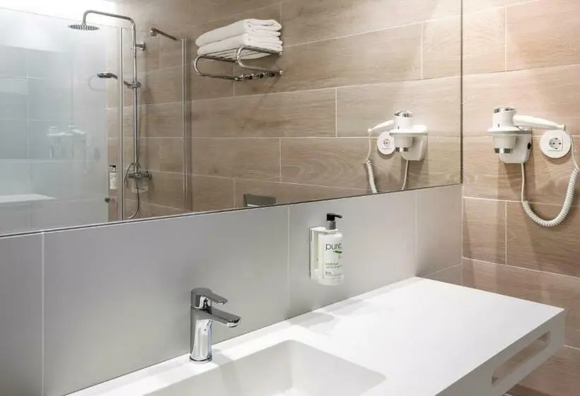 اتاق خانوادگی, B&b Hotel Lleida