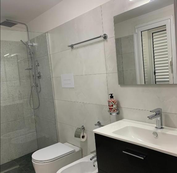 标准间, La Casa Di Carta