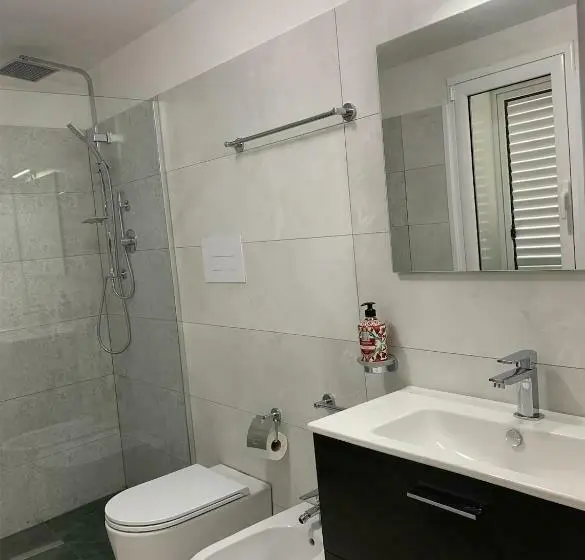 اتاق استاندارد, La Casa Di Carta