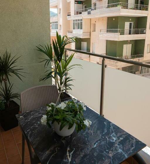 海の見える１ベッドルームアパートメント, Vlore Luxury Apartaments Fael