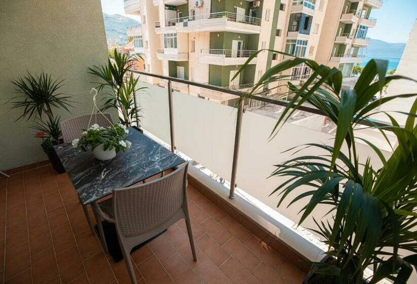 海の見える１ベッドルームアパートメント, Vlore Luxury Apartaments Fael