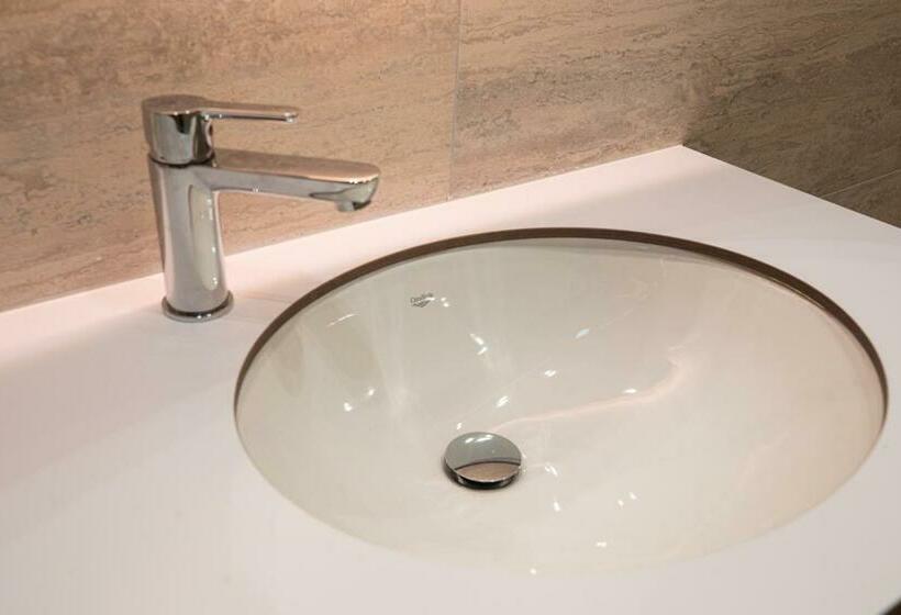 庭の見える１ベッドルームアパートメント, Vlore Luxury Apartaments Fael