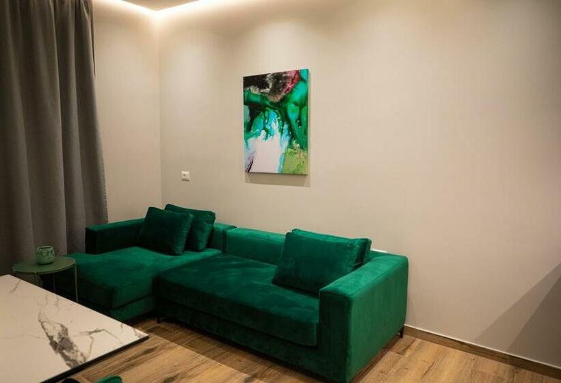 庭の見える１ベッドルームアパートメント, Vlore Luxury Apartaments Fael