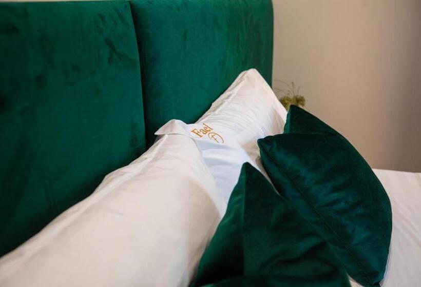 庭の見える１ベッドルームアパートメント, Vlore Luxury Apartaments Fael