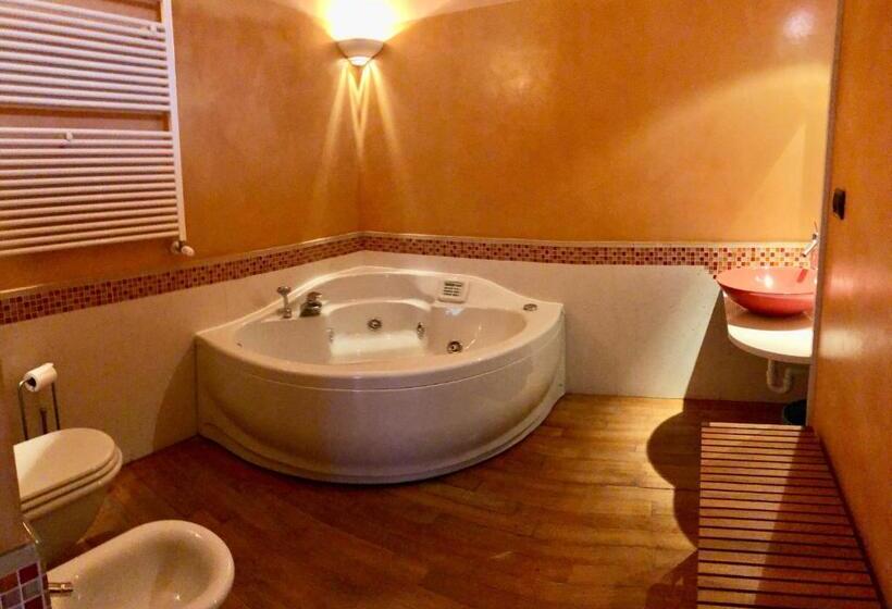 اتاق استاندارد سه نفره, B&b Saluzzo Paesana 1718